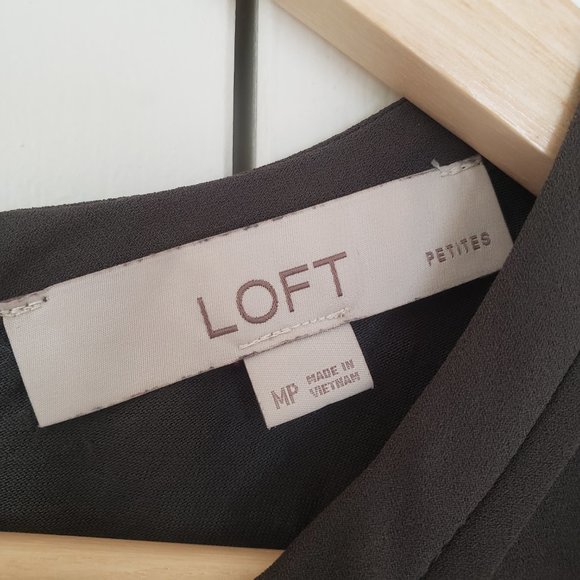 LOFT Dark Olive Sleeveless Blouse - Size MP - Picture 2 of 9